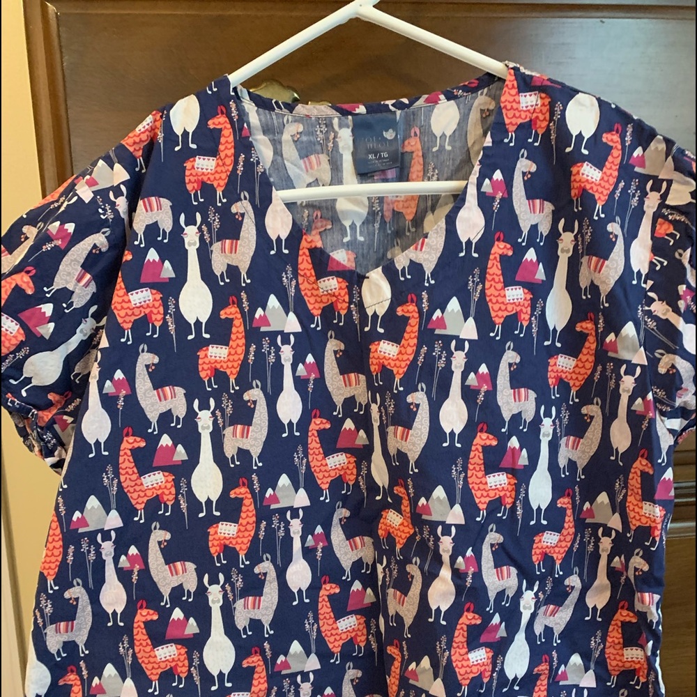 Zoe and Chloe size XL scrub top in llama print.